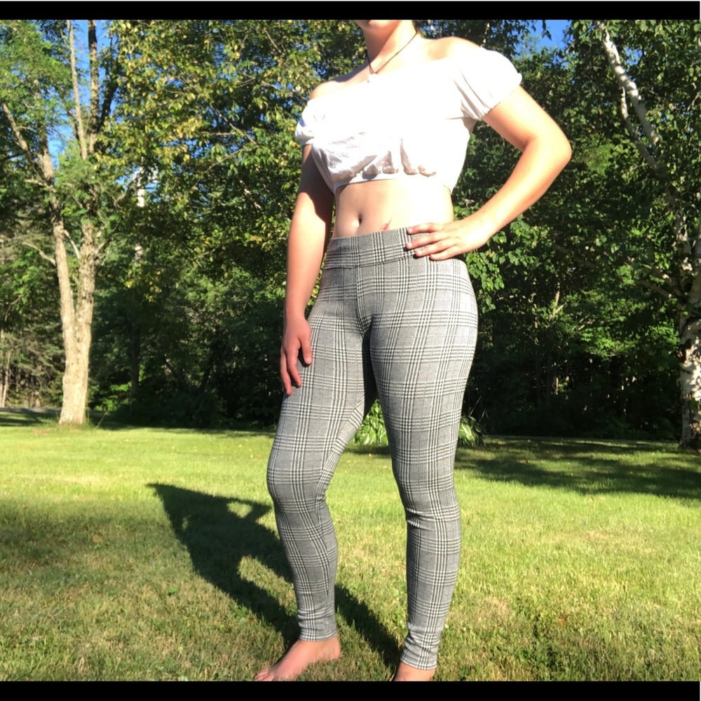 Plaid leggings!🖤⚡️